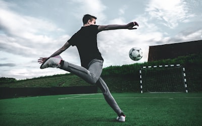 巴西国家足球队全体队员庆祝进球